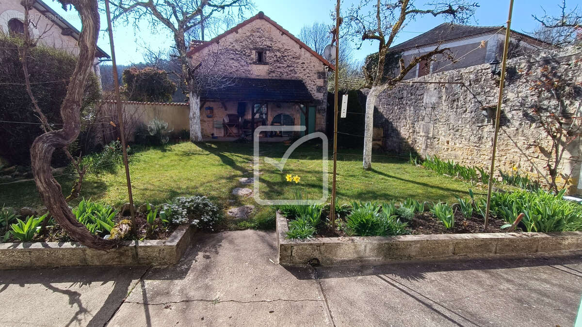 Maison à CUBJAC