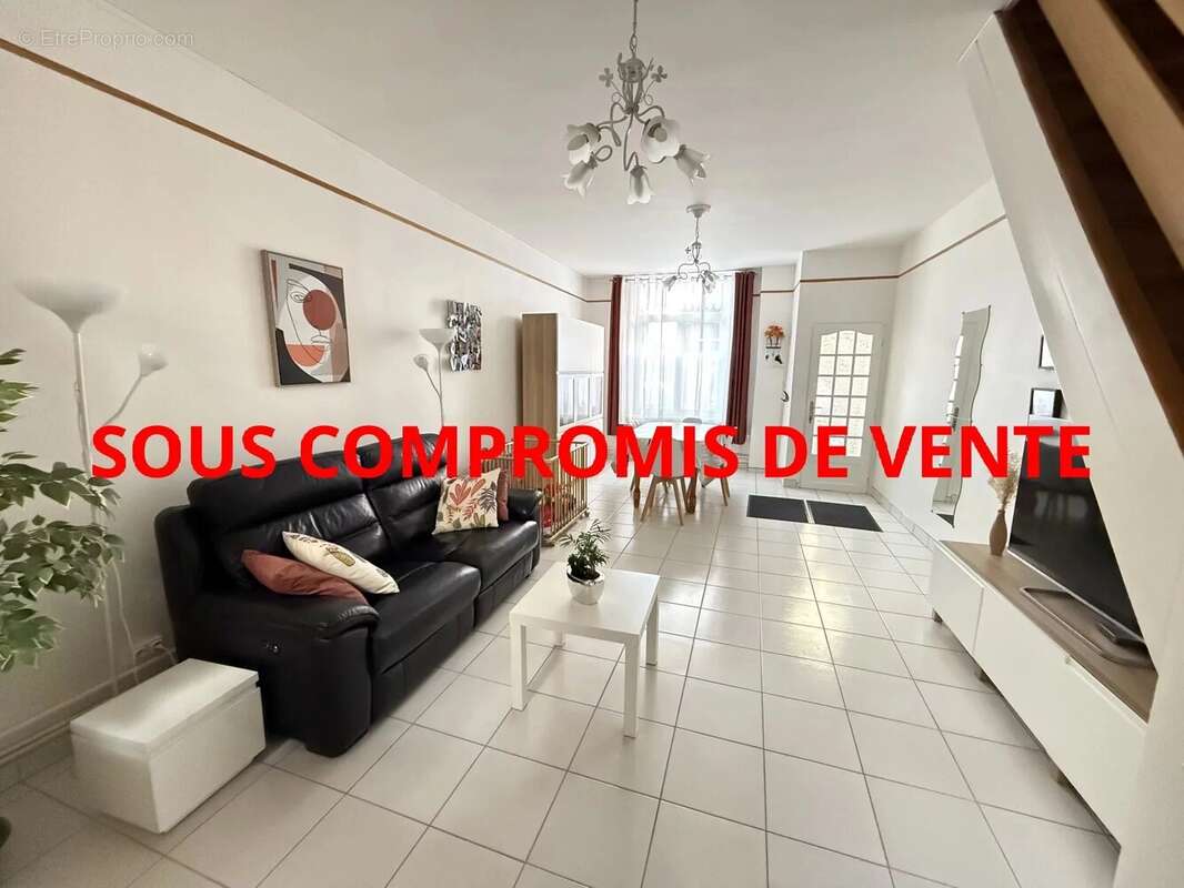 Maison à CROIX