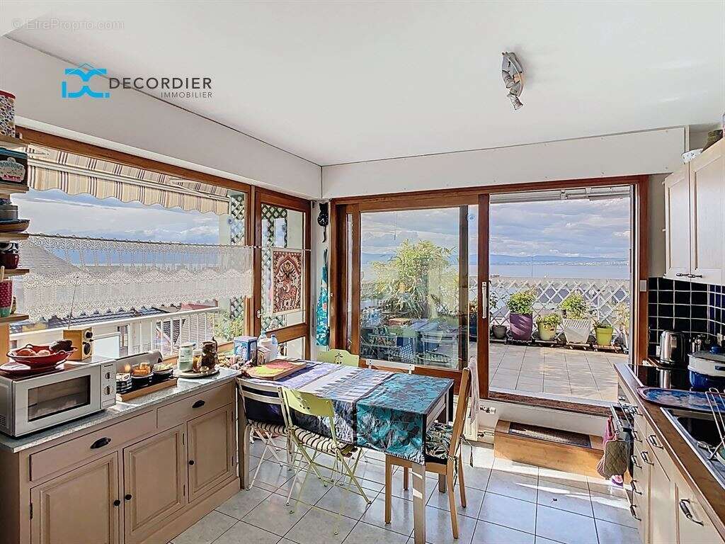 Appartement à EVIAN-LES-BAINS