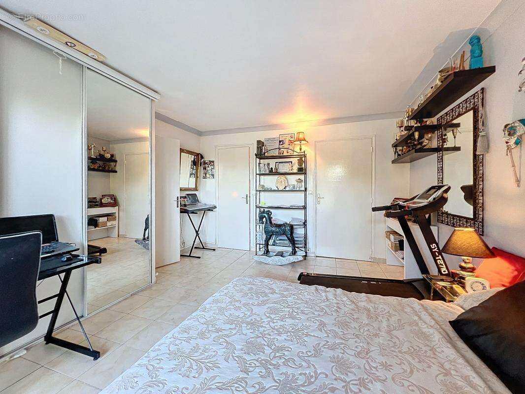 Appartement à PUGET-SUR-ARGENS