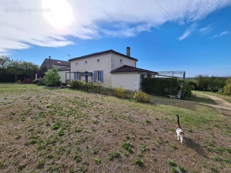 Maison à JARNAC