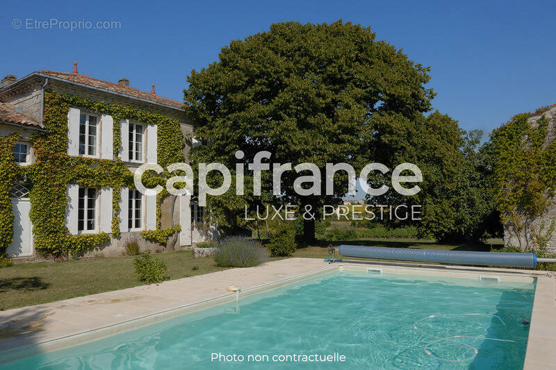 Maison à SAINT-SATURNIN-LES-APT