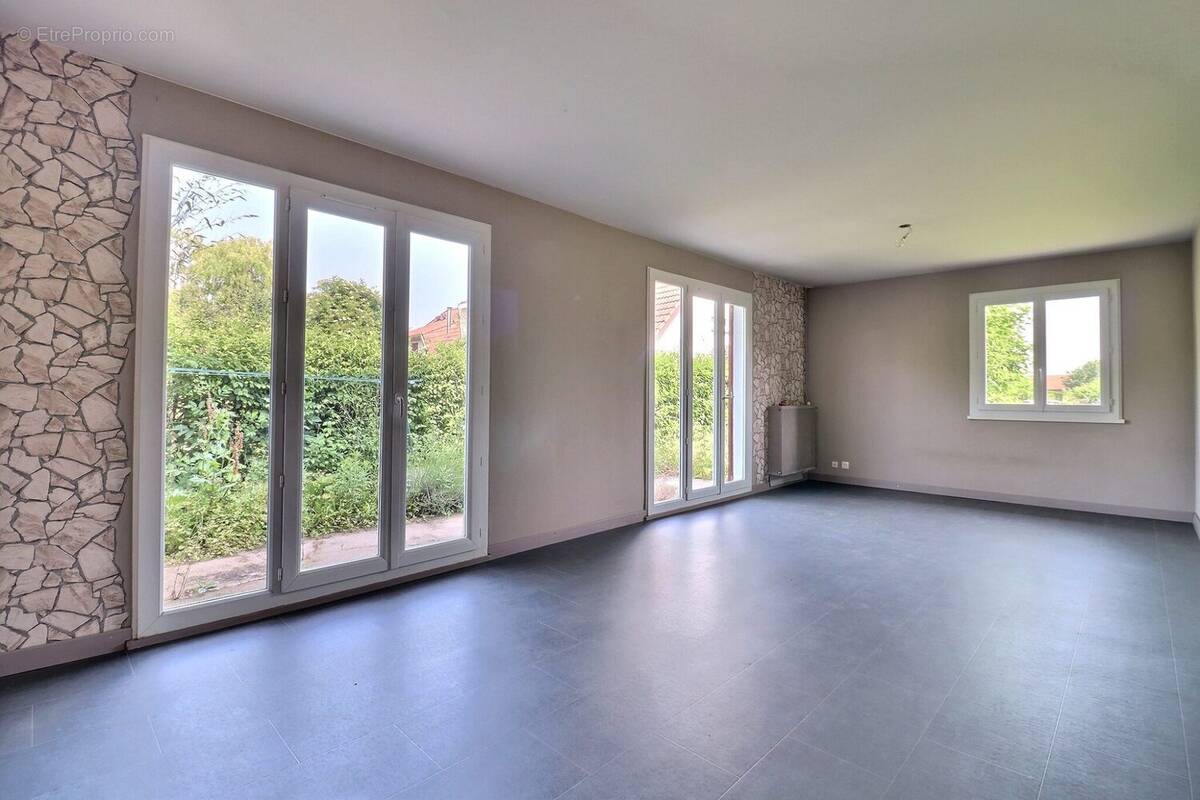Maison à ROMAGNAT