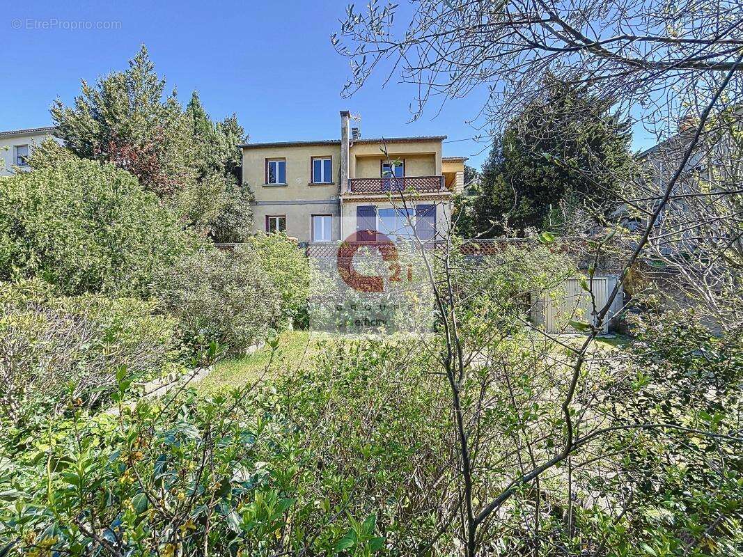 Maison à BOLLENE