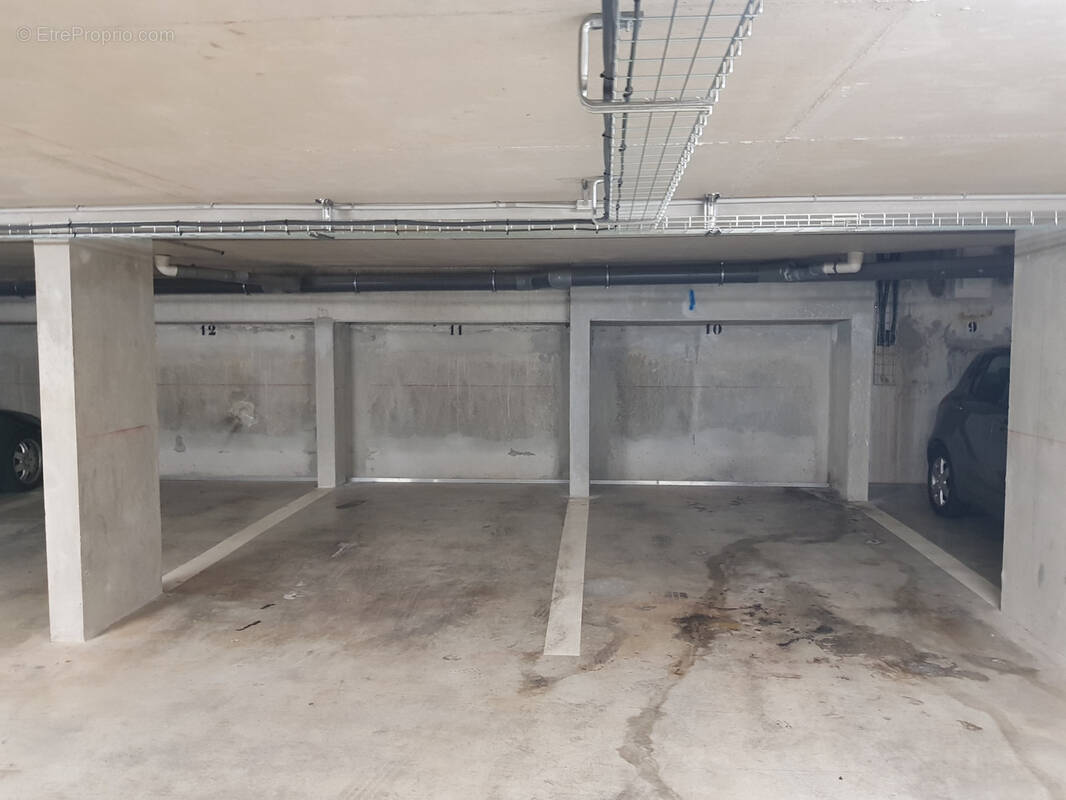 Parking à HYERES
