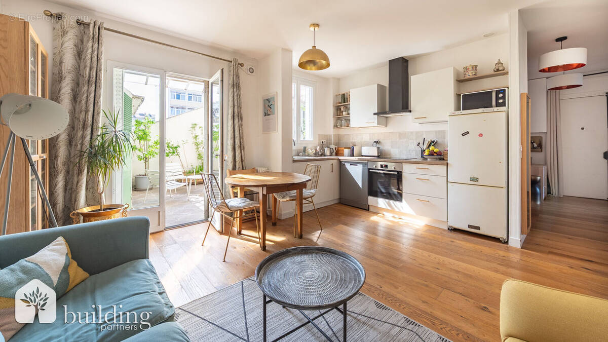 Appartement à COURBEVOIE
