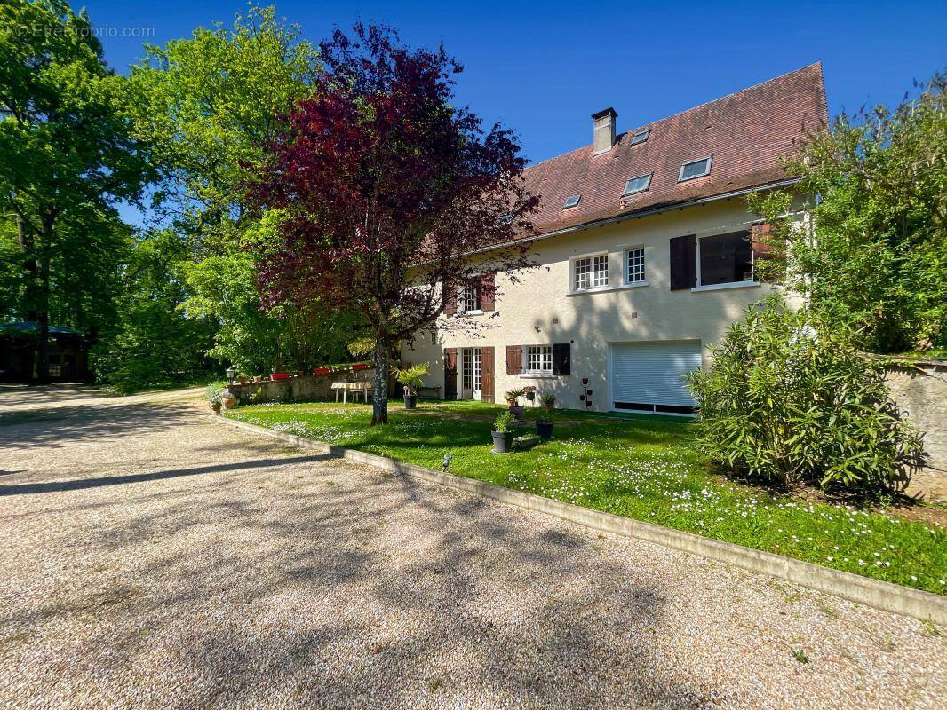 Maison à CHAMPCEVINEL