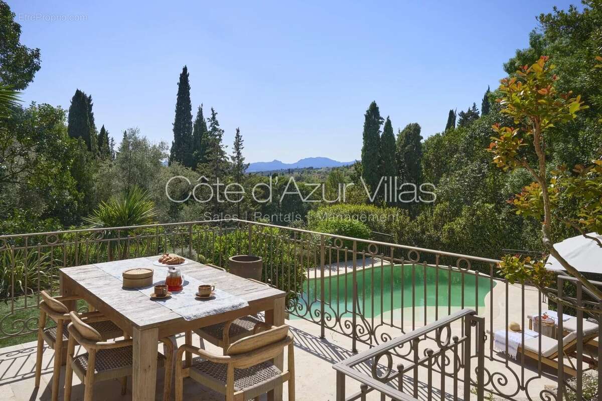 Maison à MOUGINS