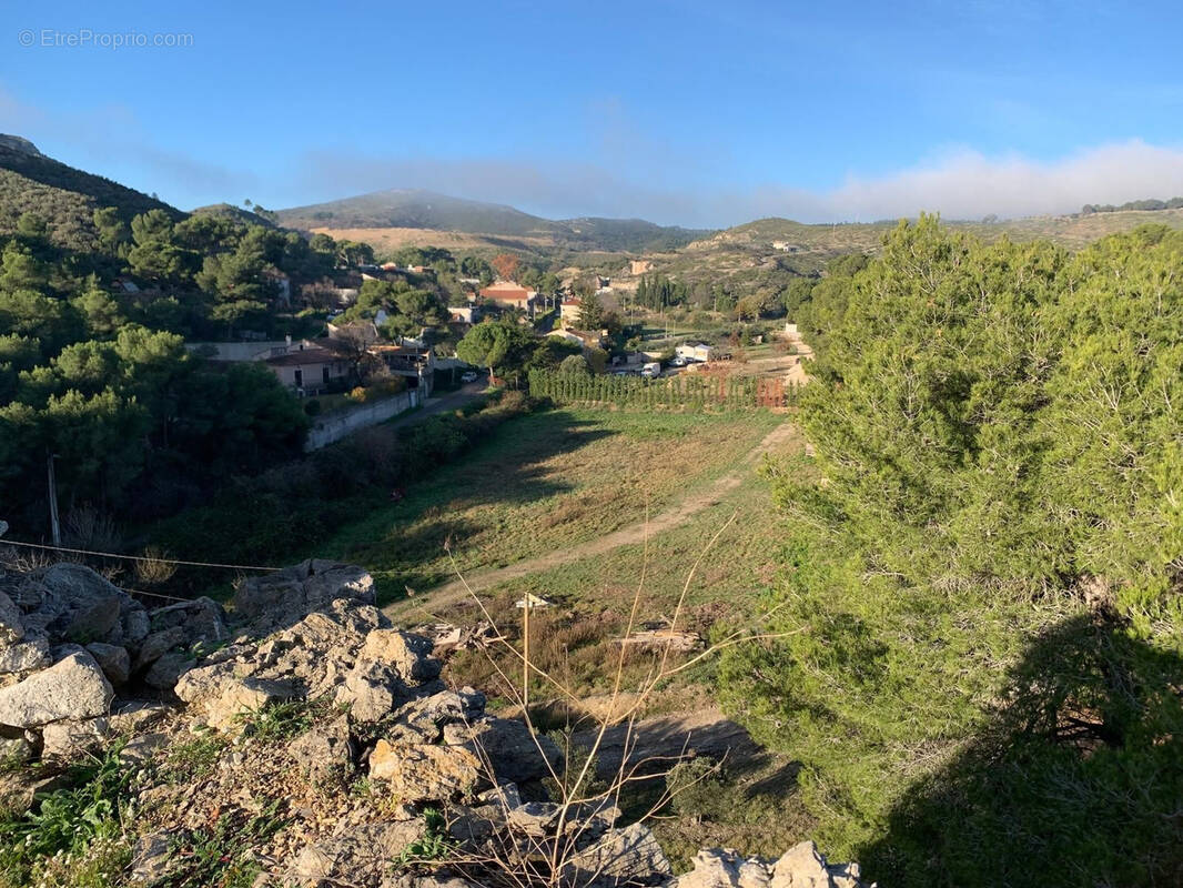 Terrain à MARSEILLE-16E