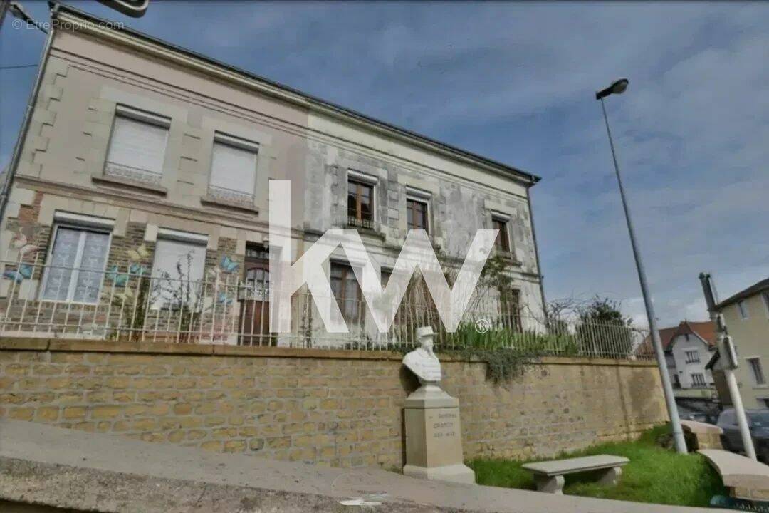 Maison à VOUZIERS