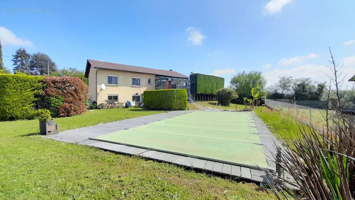 Maison à MONTMERLE-SUR-SAONE