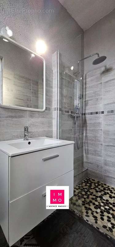 Appartement à AUREILHAN