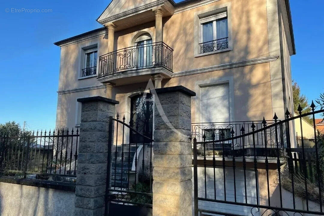 Maison à LIMEIL-BREVANNES