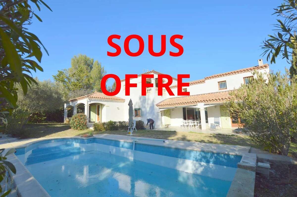 Maison à COMBAILLAUX