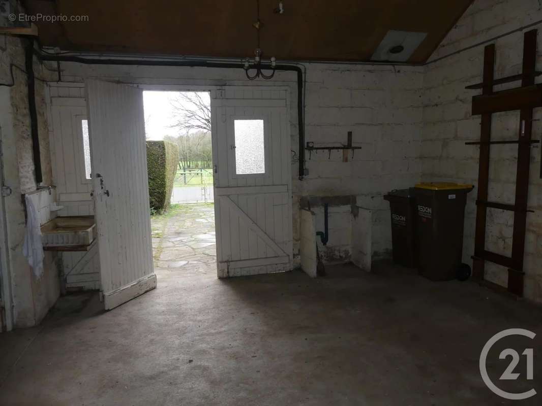 Maison à LA CHAPELLE-DE-BRAIN