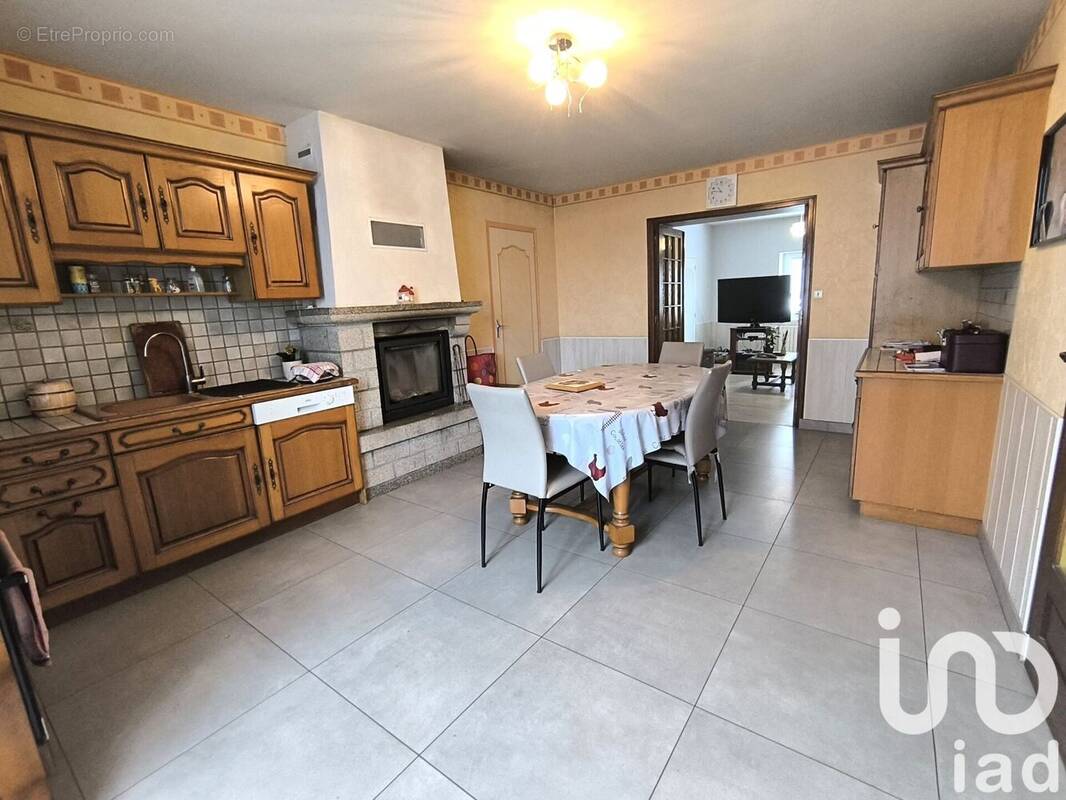 Photo 1 - Maison à LOUVIGNE-DU-DESERT