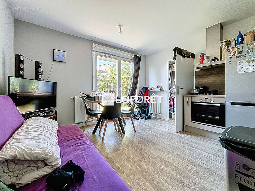 Appartement à VERT-SAINT-DENIS