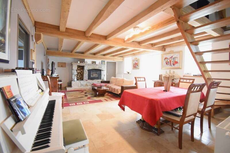 Maison à SAINT-AGREVE