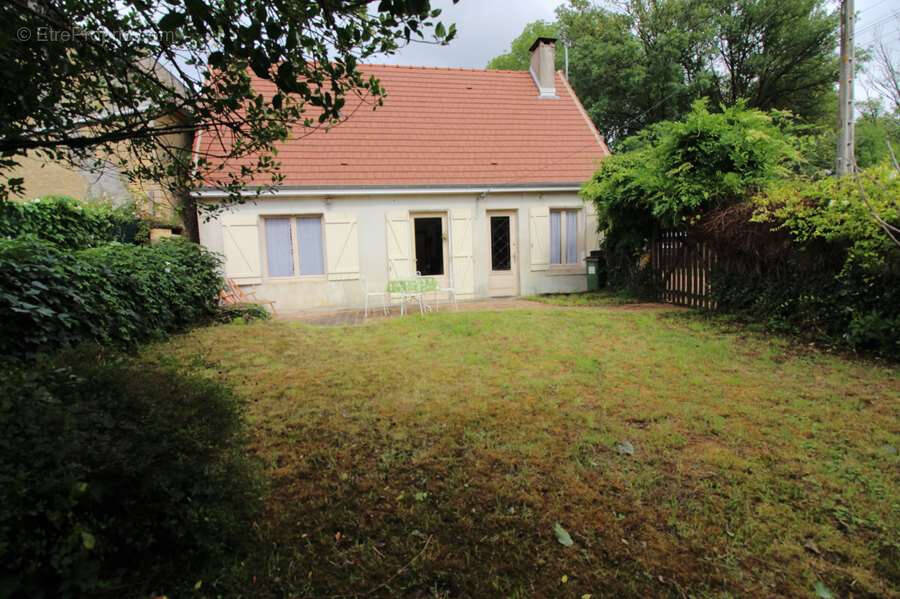 Maison à VARZY
