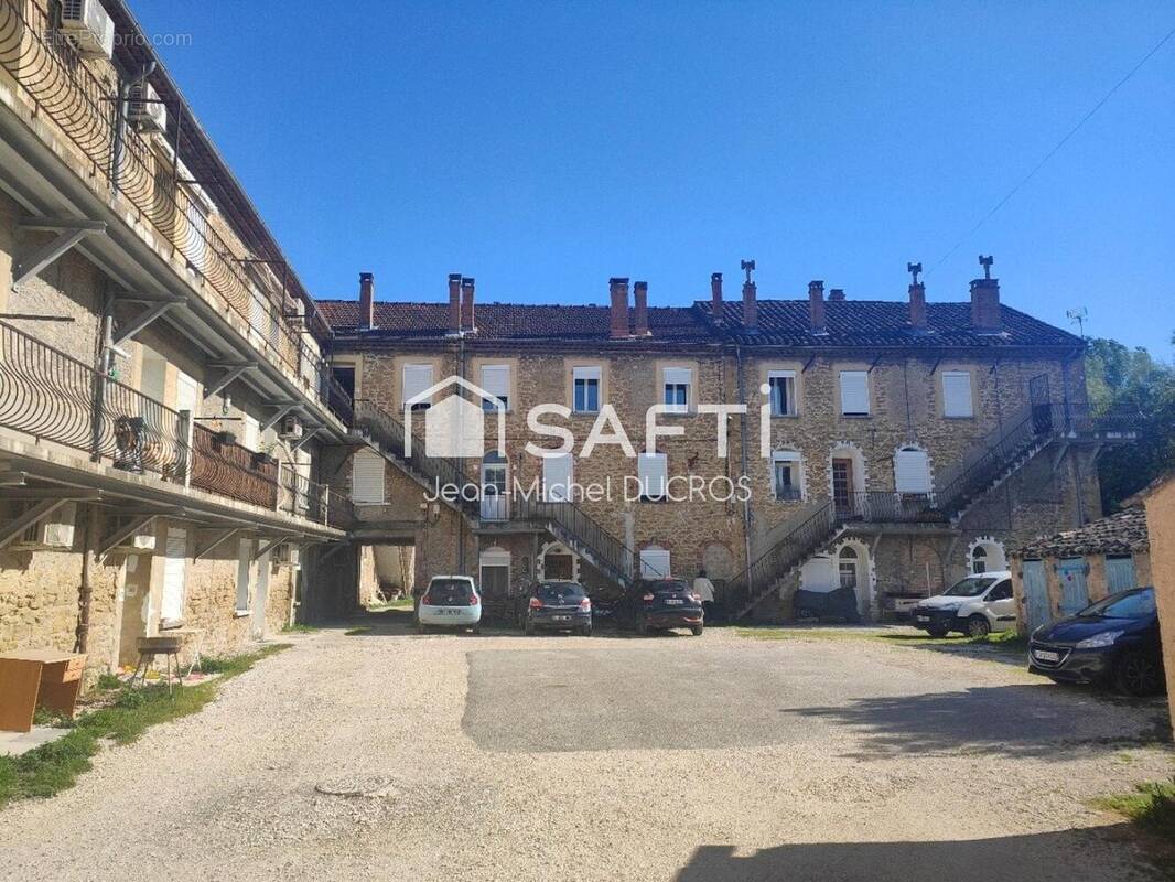 Photo 1 - Appartement à ENTRAIGUES-SUR-LA-SORGUE