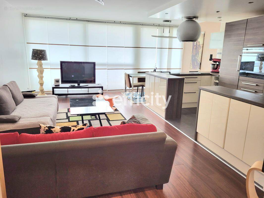 Appartement à VILLENEUVE-LA-GARENNE