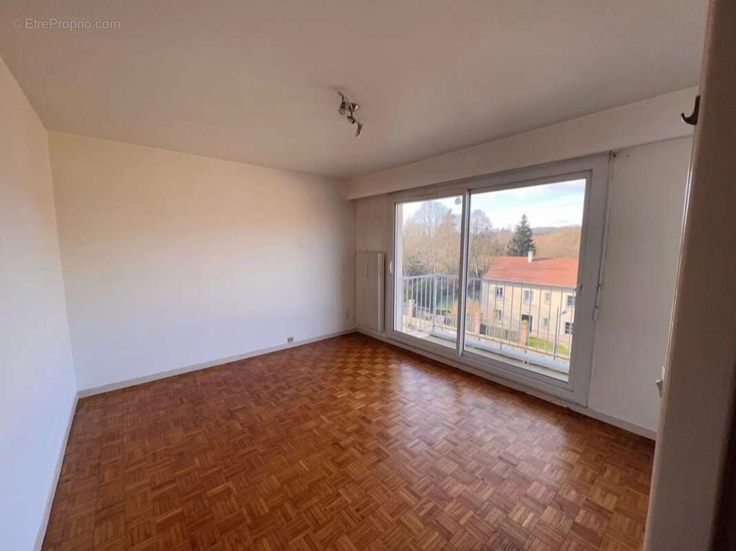 Appartement à EPERNON