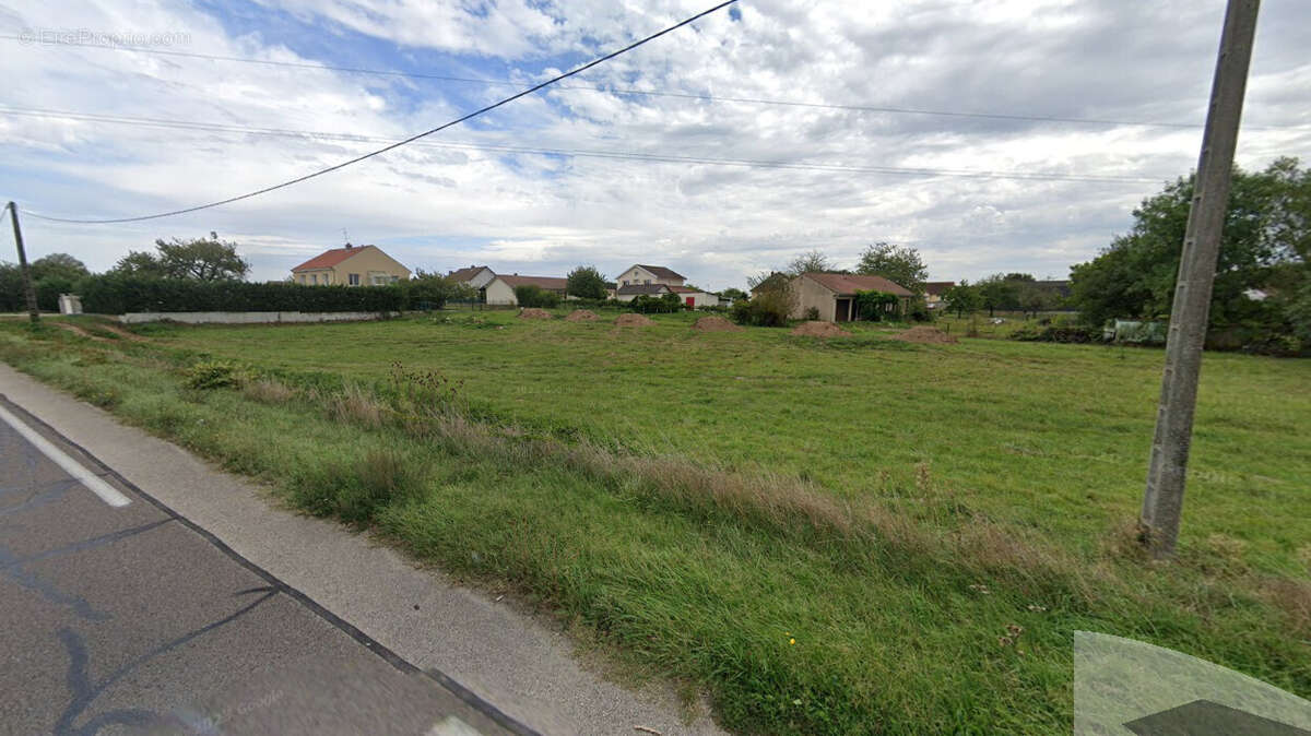 Terrain à ALLERIOT