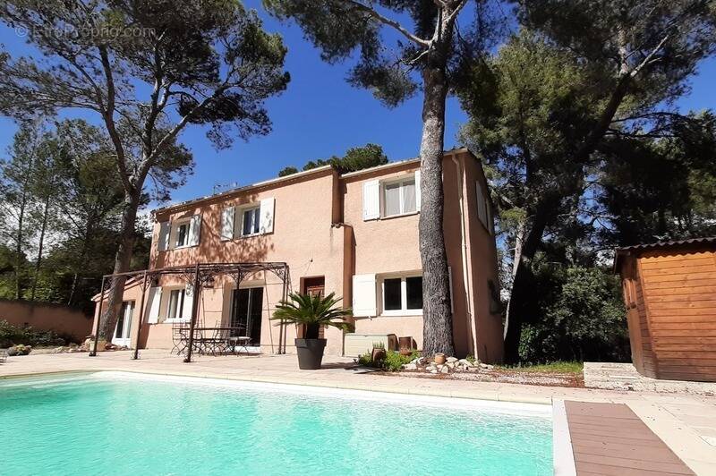 Maison à VELAUX