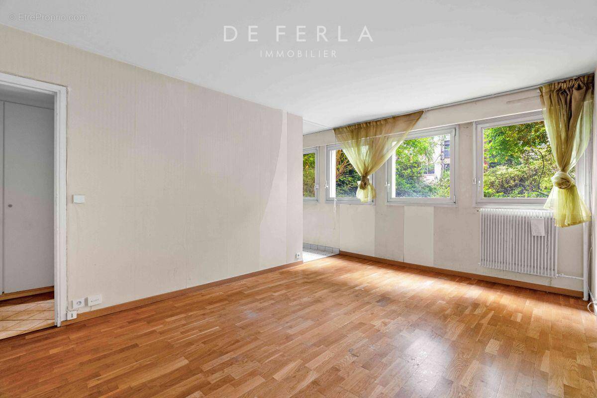 Appartement à PARIS-15E