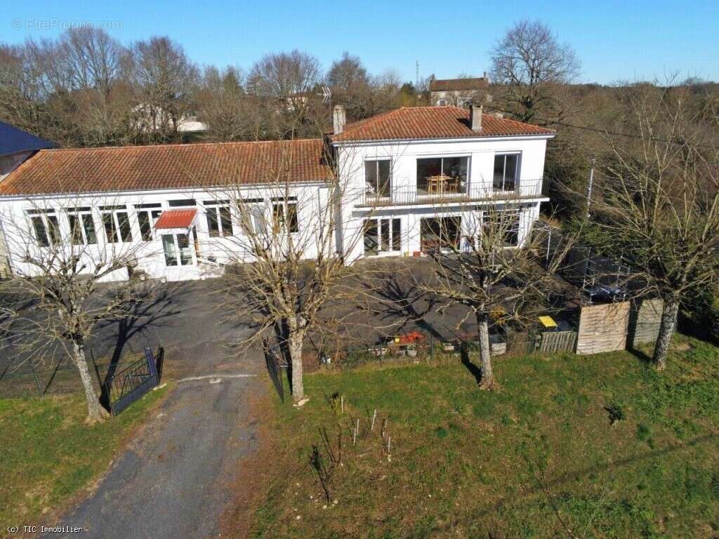 Maison à CIVRAY