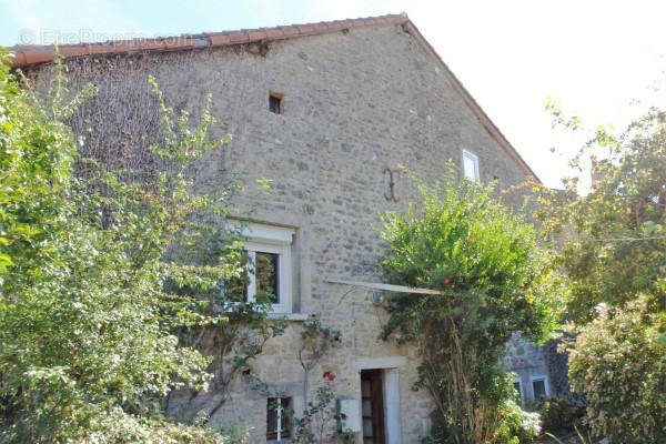 OVERVIEW - Maison à CHARROUX