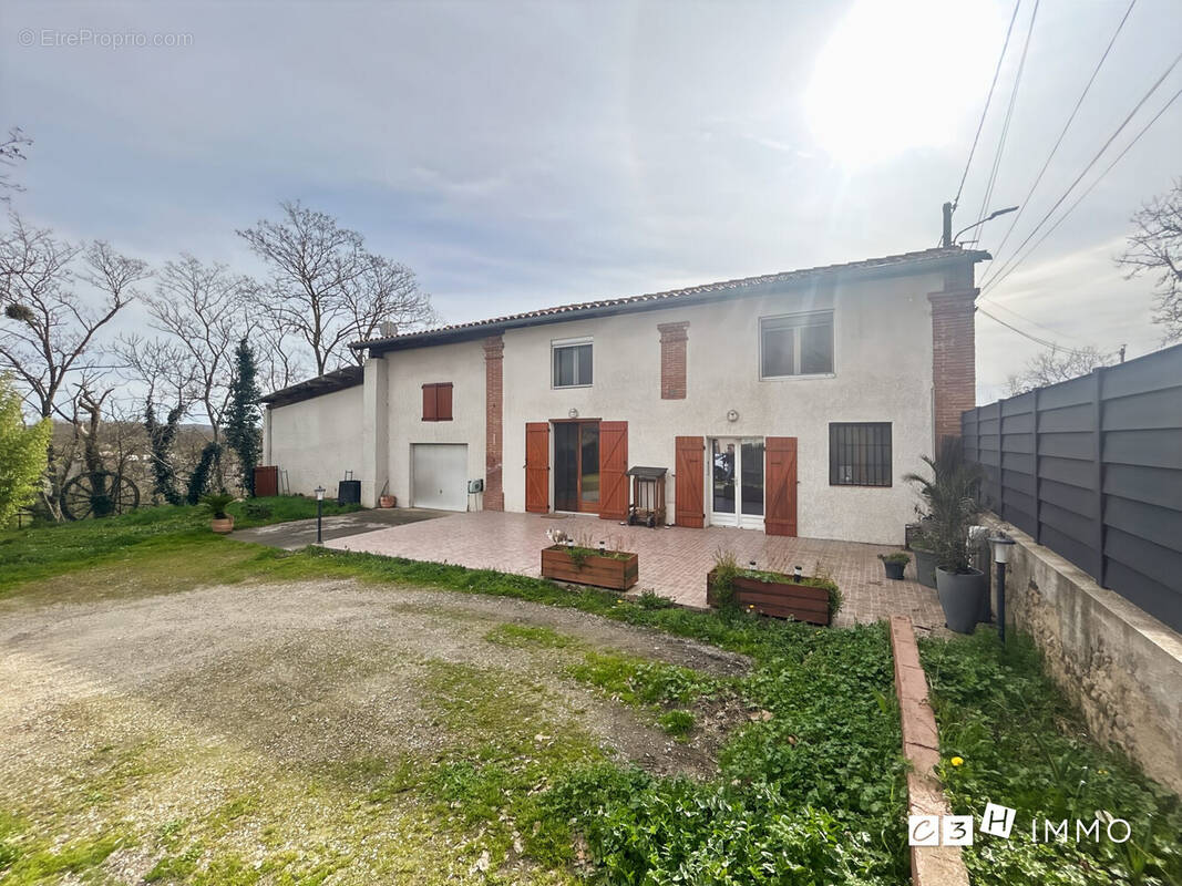 Maison à LAVERNOSE-LACASSE