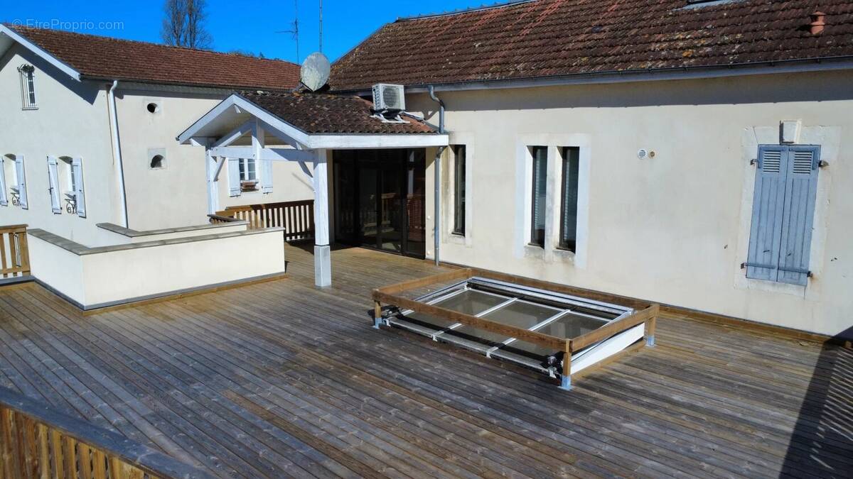 Maison à POUILLON