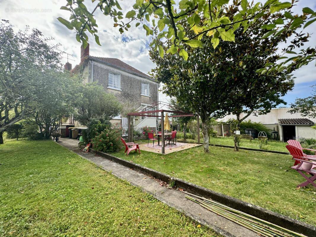 Maison à NIEUL-LE-DOLENT