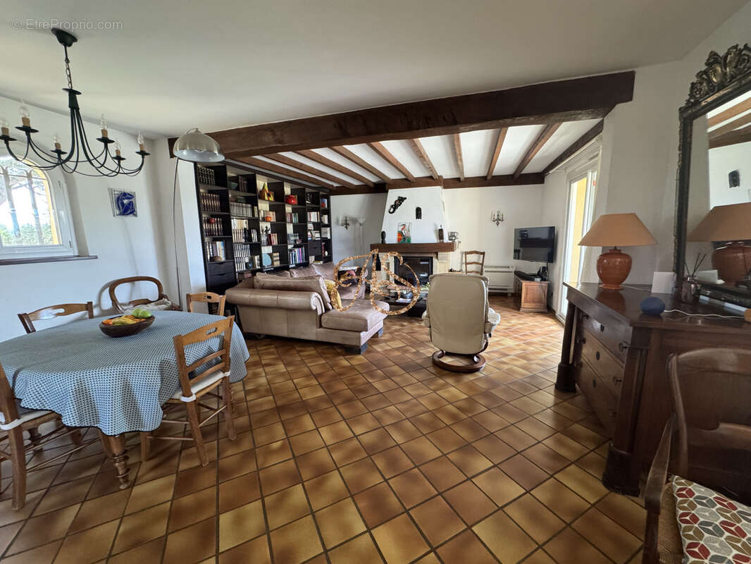 Maison à SAINT-GILLES