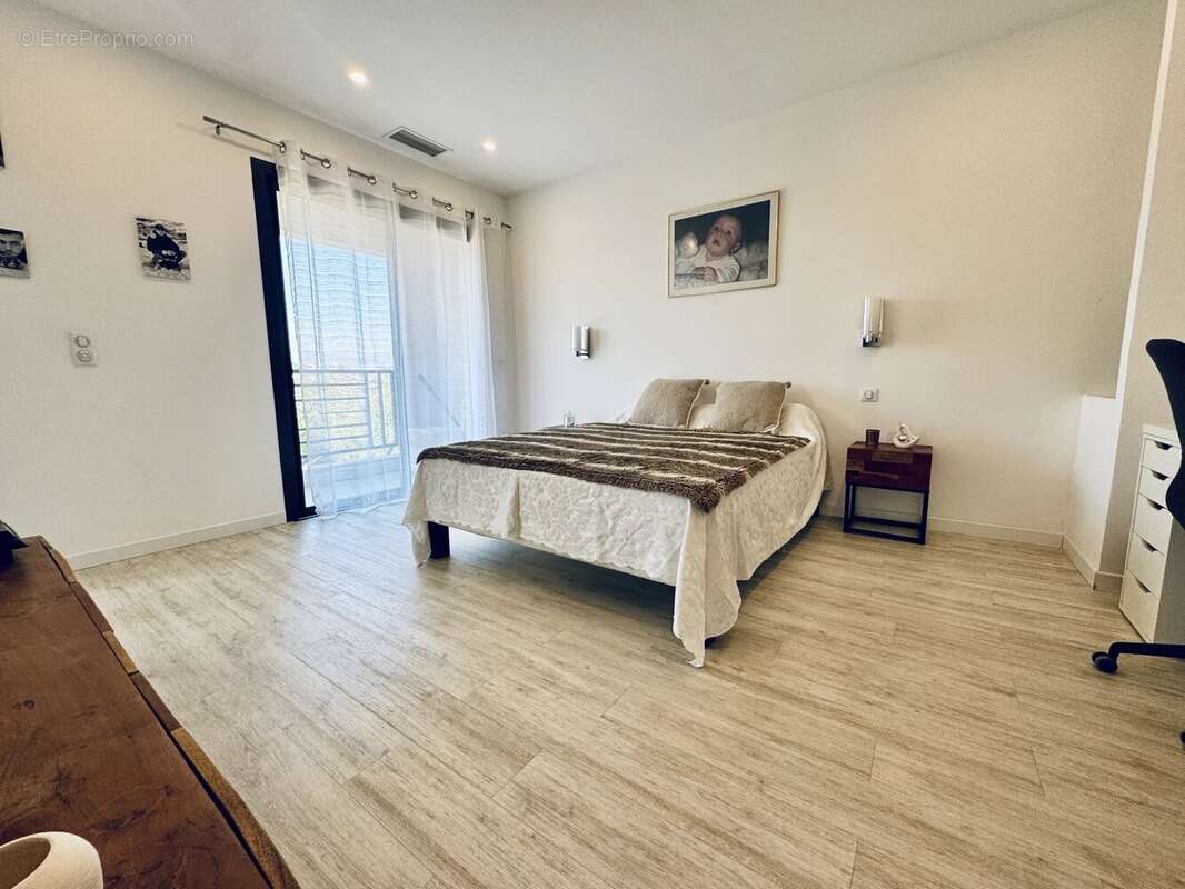 Maison à VALLAURIS
