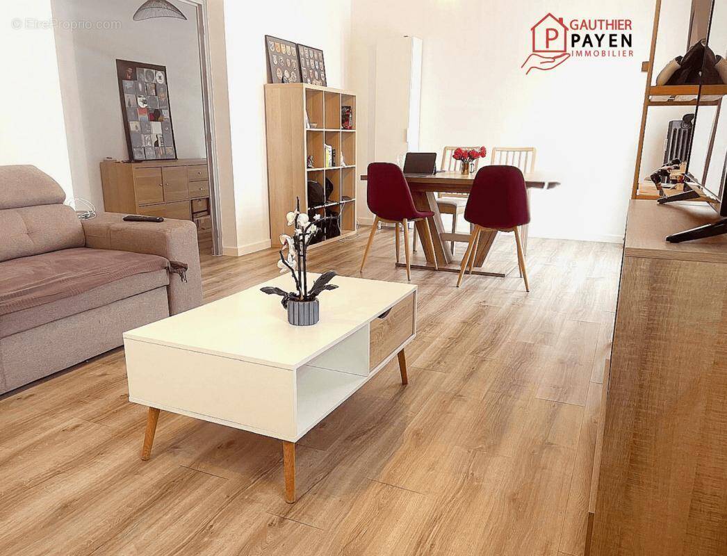 Appartement à PRIVAS