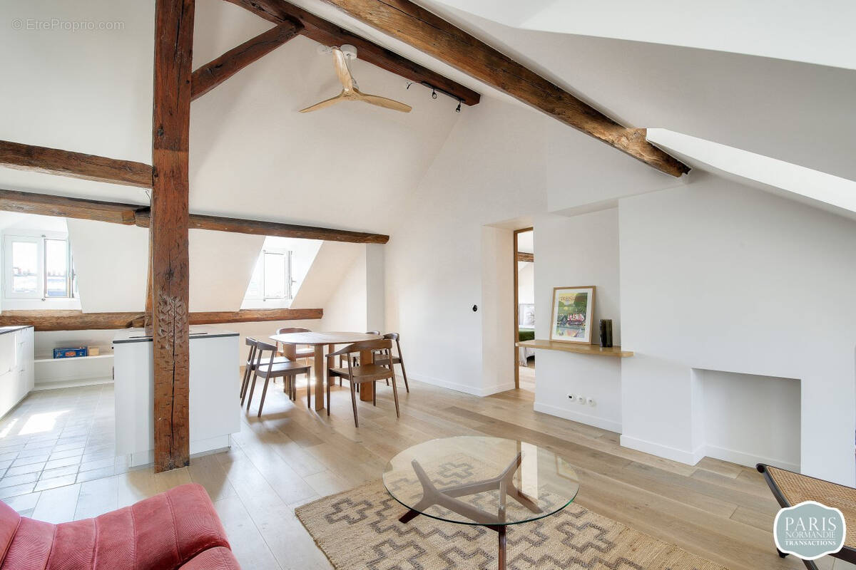 Appartement à PARIS-1E