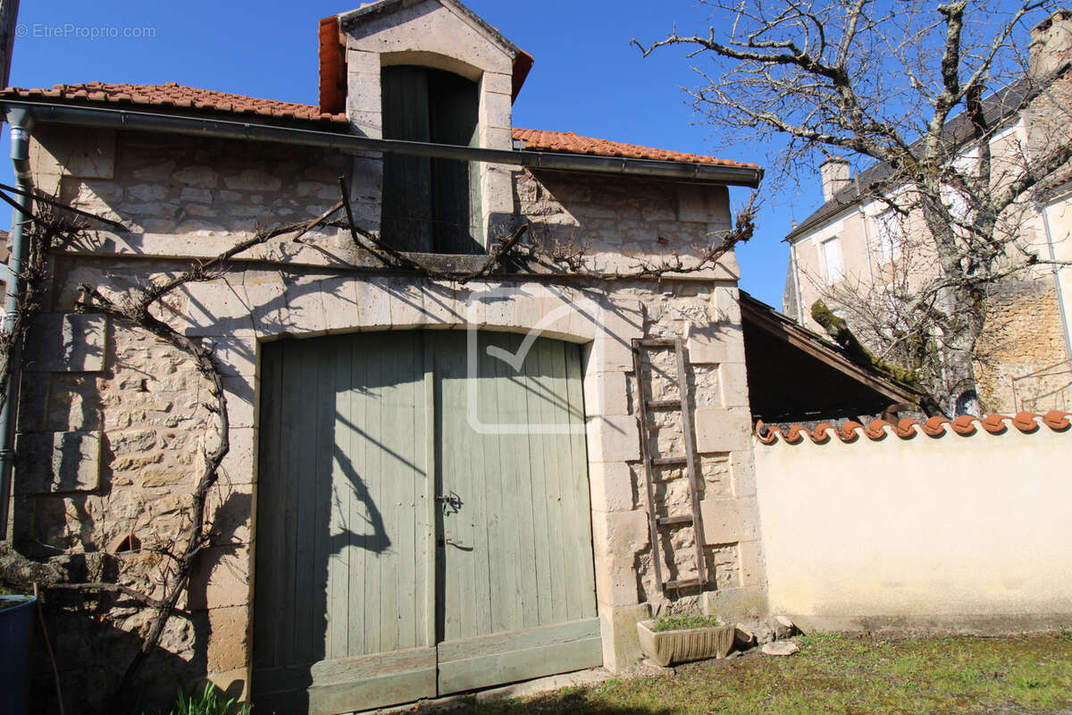 Maison à CUBJAC