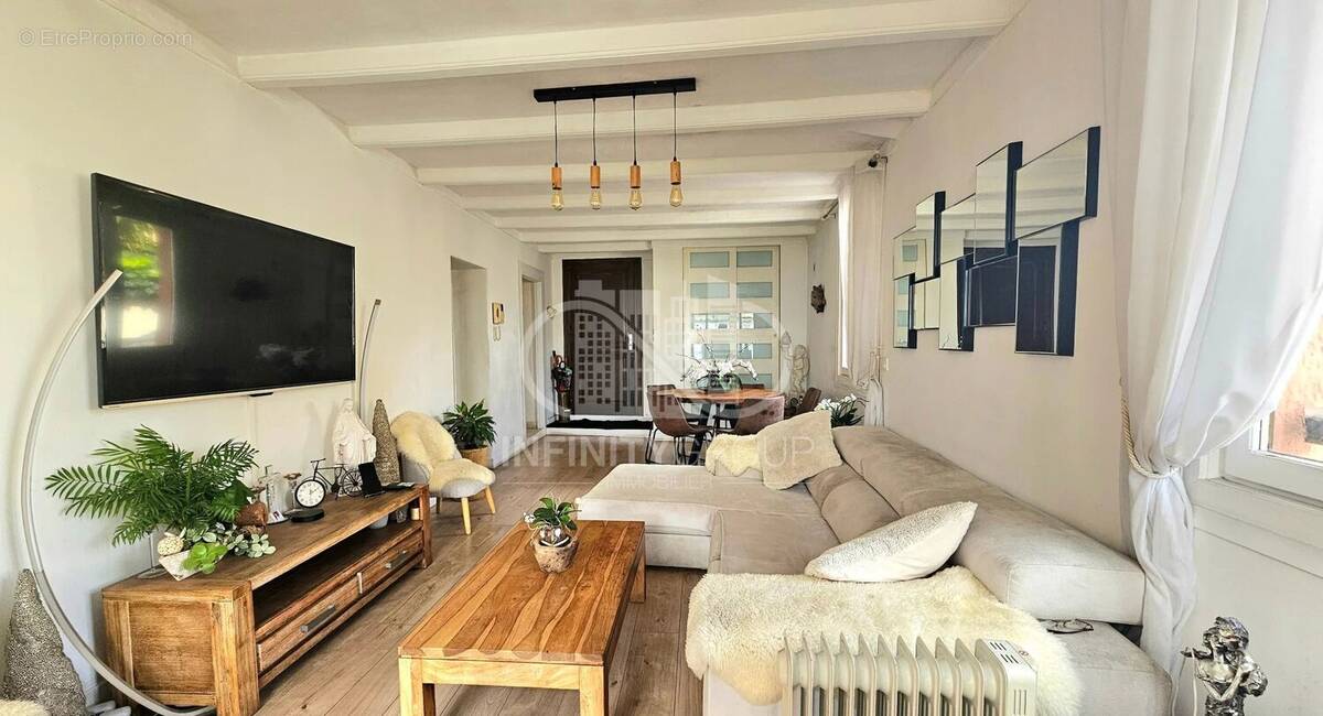 Maison à VALLAURIS