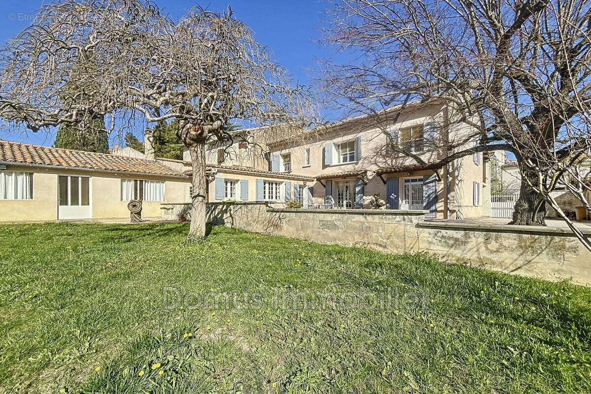 Maison à CHATEAUNEUF-DE-GADAGNE
