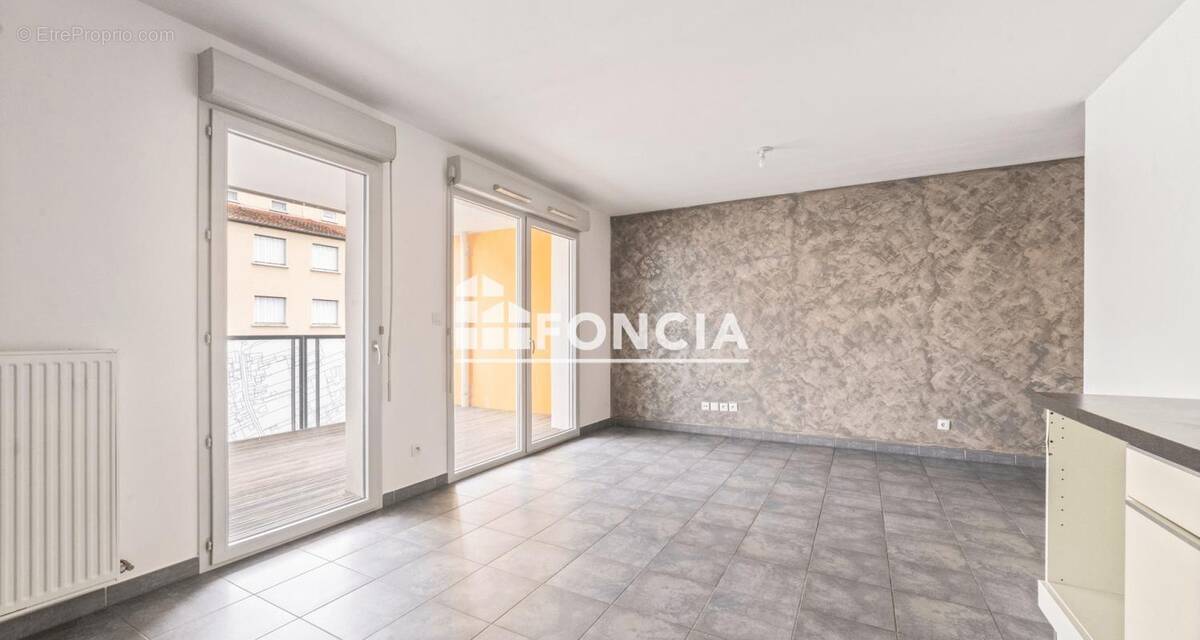 Appartement à LYON-8E