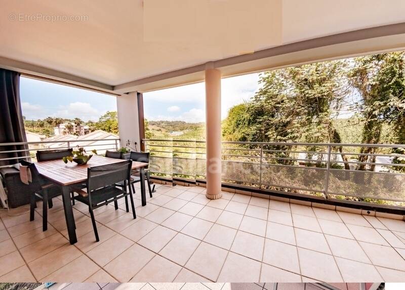 Appartement à LE ROBERT