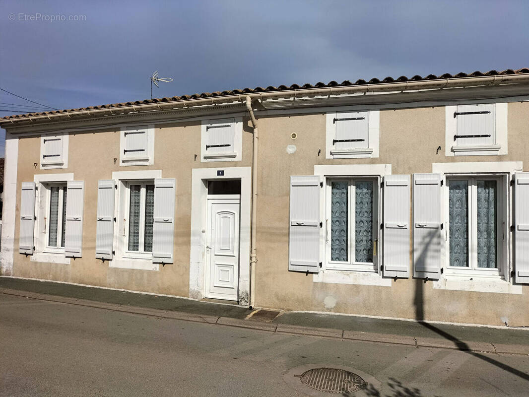 Maison à TONNAY-CHARENTE