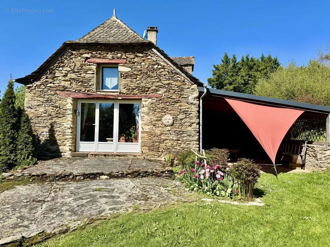 Maison à RIEUPEYROUX