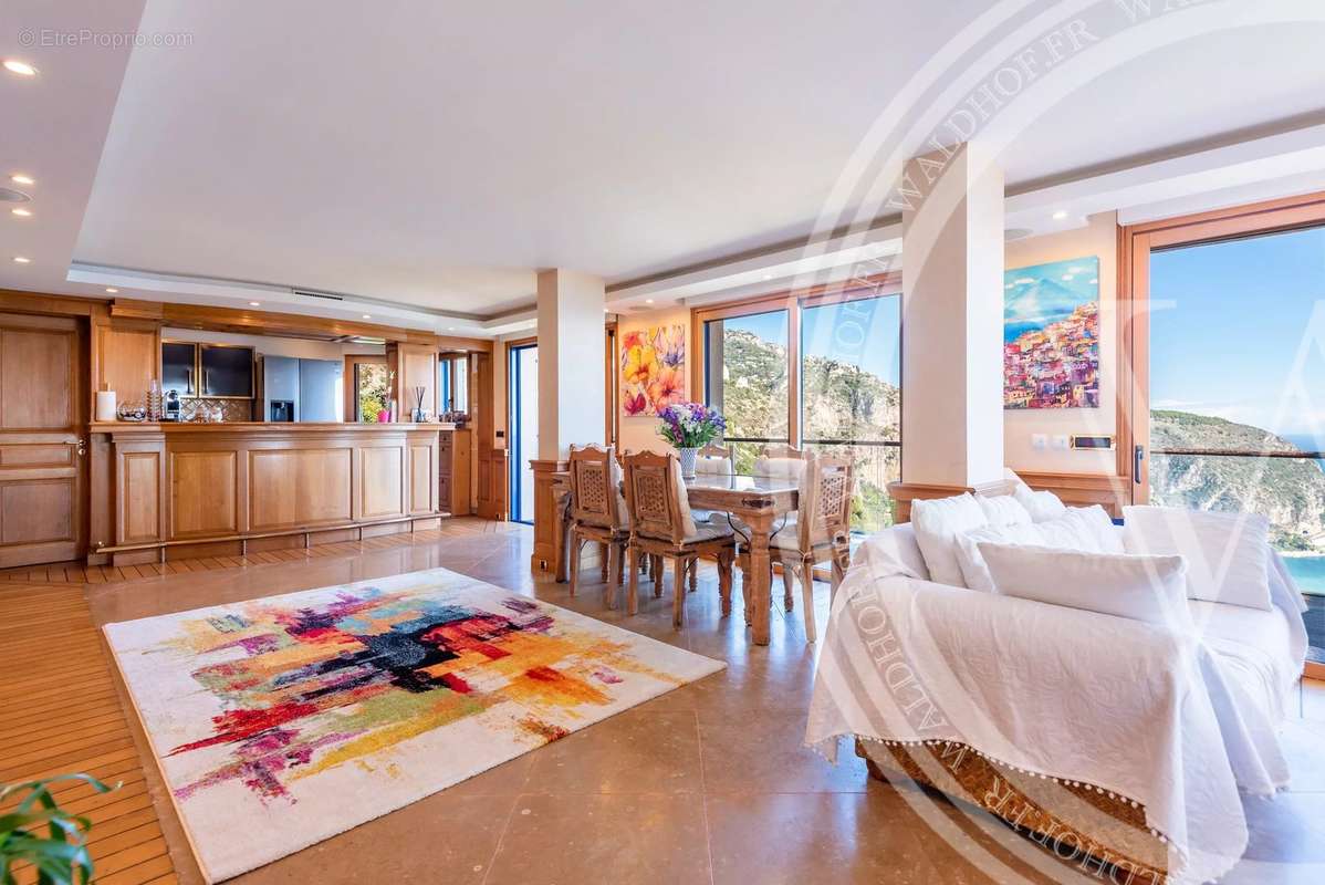 Maison à EZE