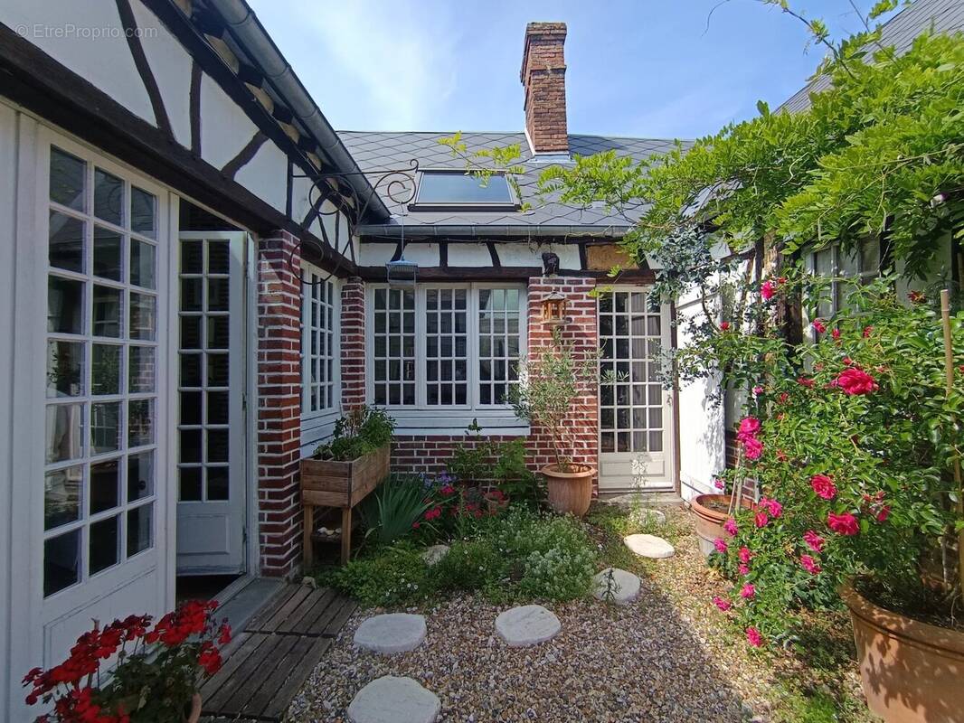 Maison à BEAUMONT-LE-ROGER