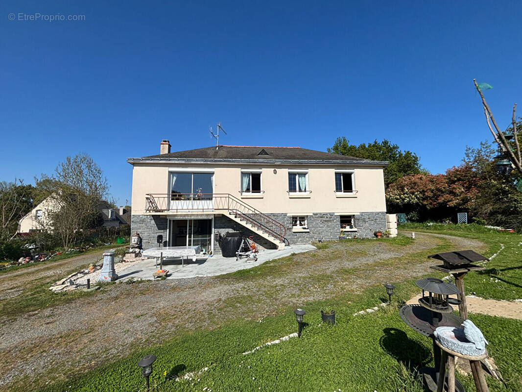 Maison à SAINT-JEAN-DES-MAUVRETS