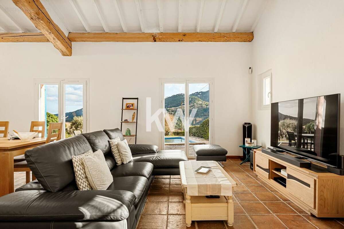 Maison à LES ADRETS-DE-L&#039;ESTEREL
