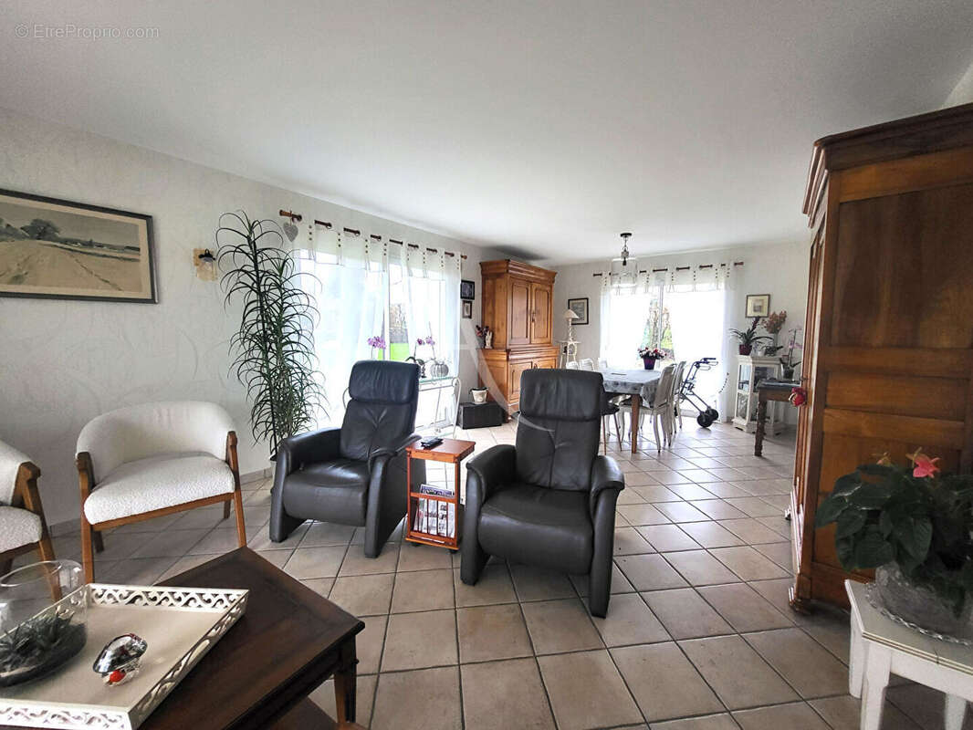Maison à NUEIL-LES-AUBIERS